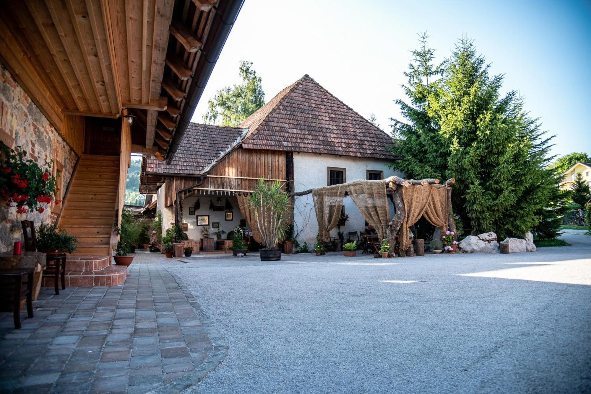 Resort Hisa Ida - Apartments With Hot Tub And Sauna Ivancna Gorica Экстерьер фото